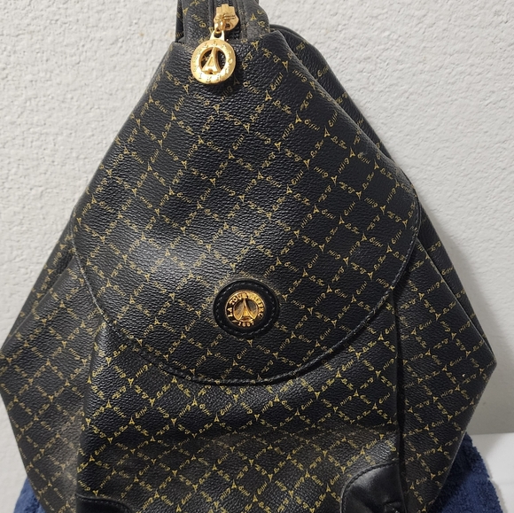 Slingbag - Picture 1 of 7